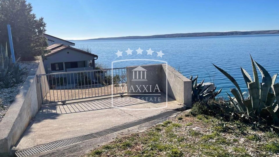 Starigrad surroundings - house 3 apartments first row to the sea! 450,000€