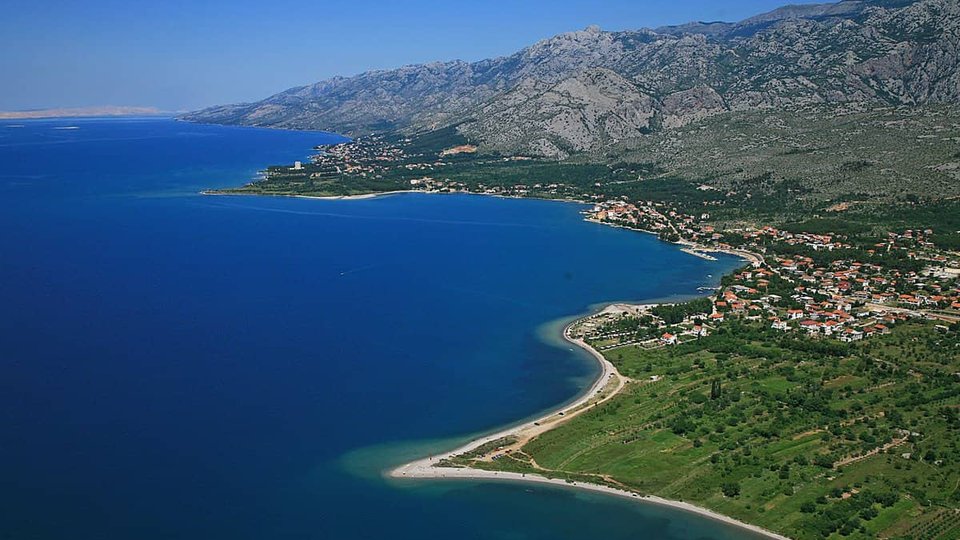 Seline - Starigrad Paklenica - building land of 2178 m2, 350m away from the sea, T3 zone! 185000€