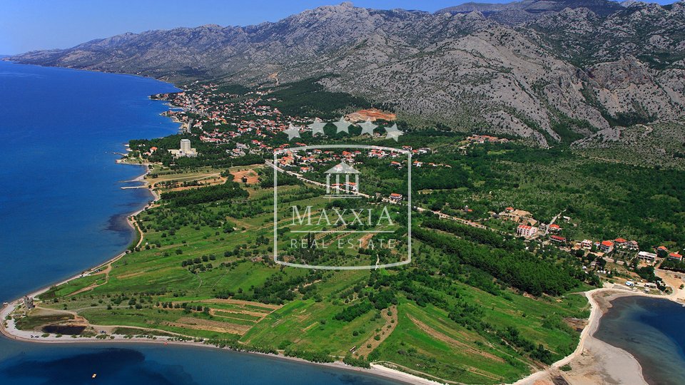 Starigrad - Building land 690 m2 - Close to the sea! 69000€