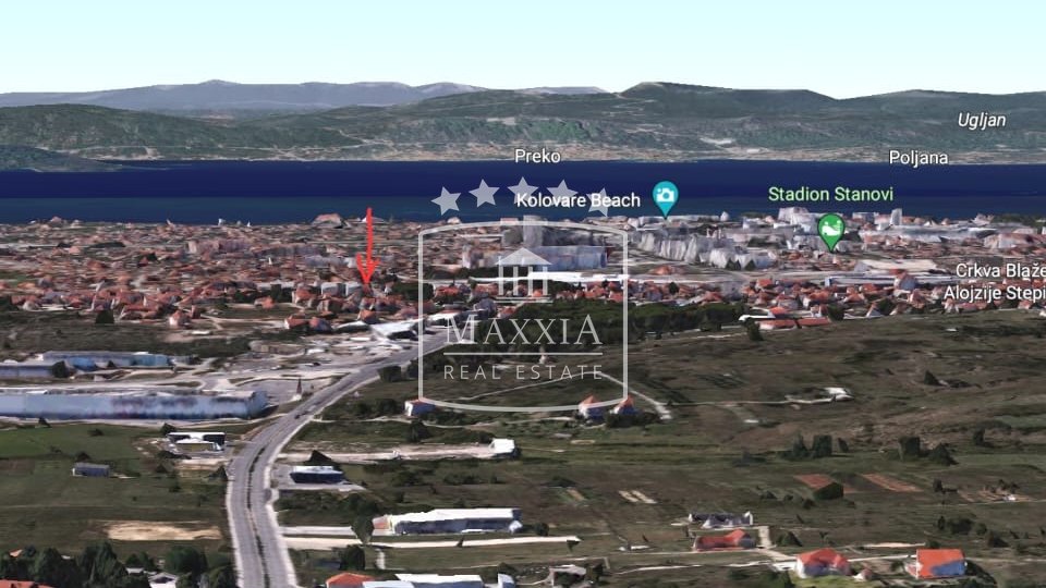 Zadar, Crno  - Baugrundstück von 751m2, ausgezeichnete Lage! 176000€