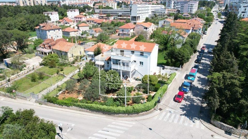 Zadar, Vruljica - house with 5 apartments in a great location! 849000€