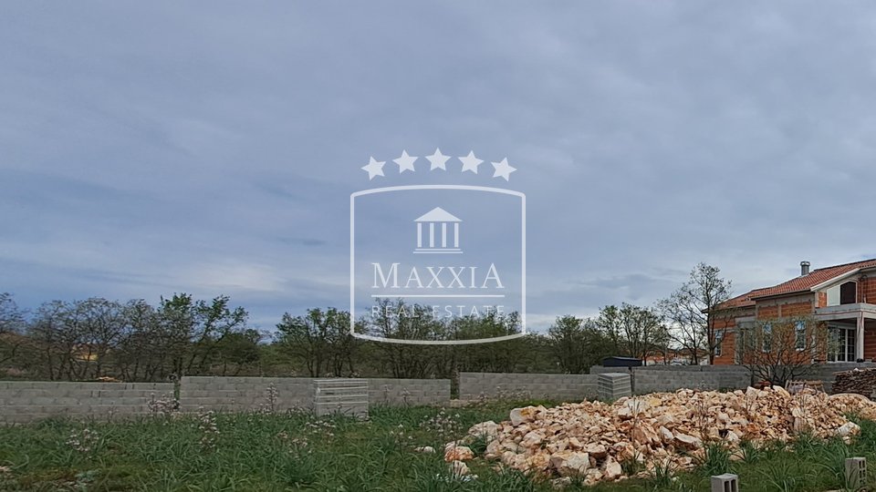 MURVICA - Građevinsko zemljište 550m2 s projektom! 80 000€