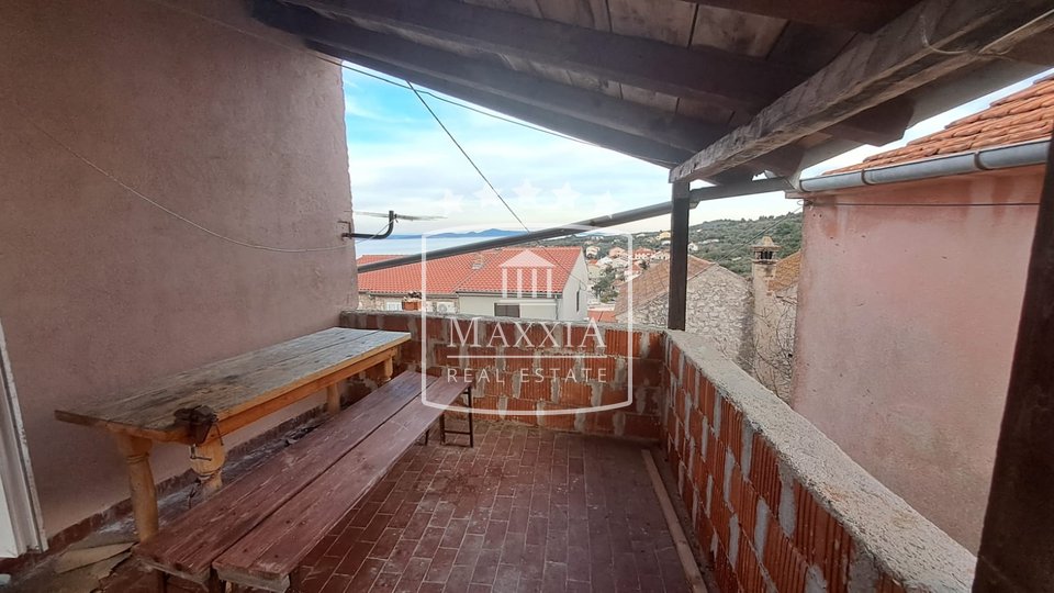 Mali Iž - stone house of 78m2 for renovation,120m away from the sea! Sea view! 100000€
