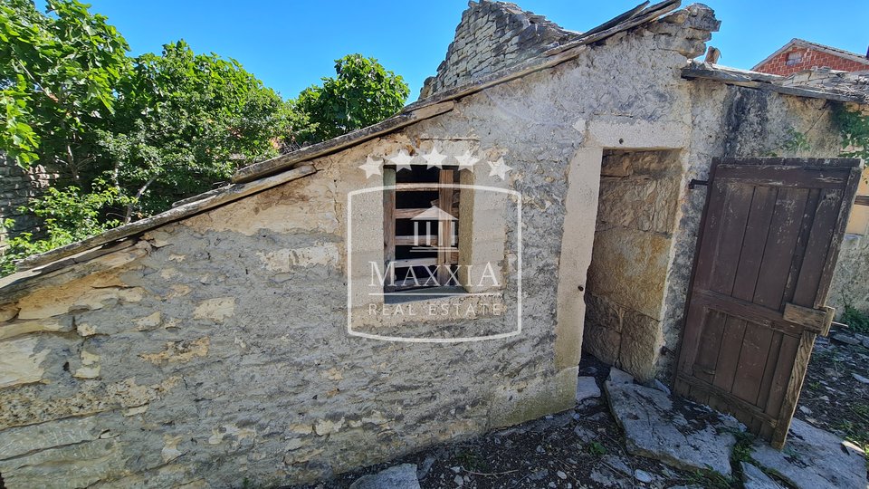 Pridraga - stone house 141m2 for renovation 3 smaller houses !! 48000€