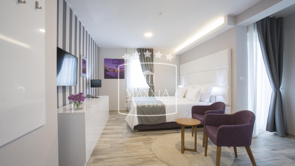 PAG - HOTEL 4* modern ausgestattetes  + Personalhaus! 2450000€