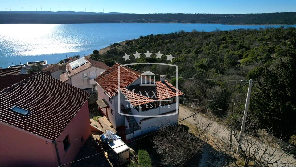 Kruševo - house of 175 m2, quiet surroundings, 90m away from the sea! 169000€