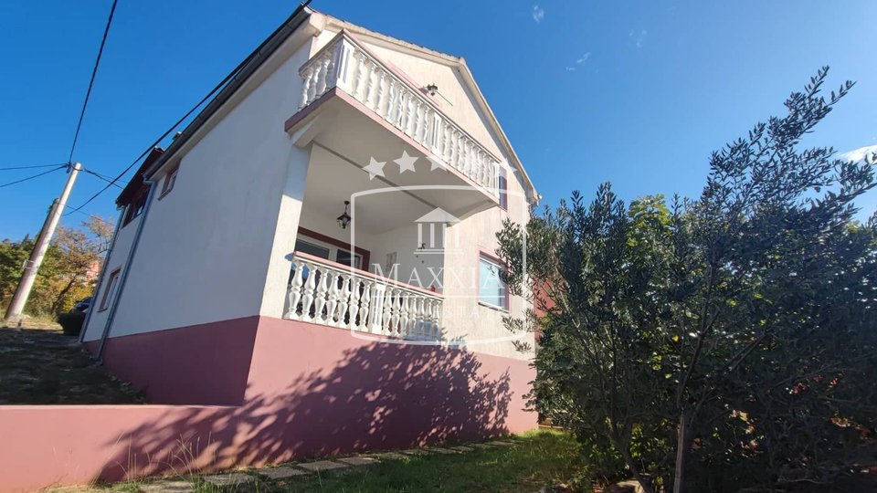 Kruševo - house of 175 m2, quiet surroundings, 90m away from the sea! 169000€