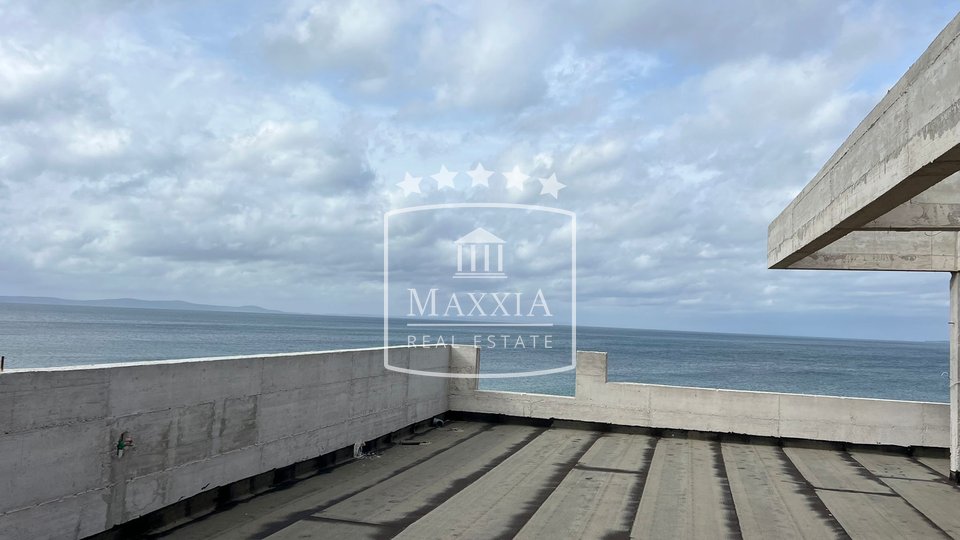 Zaton - Apartment of 74.90 m2, 20m away from the sea! Sea view! 374500€