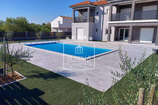 Zadar, Murvica - modern villa of 286m2 with a pool! 814000€