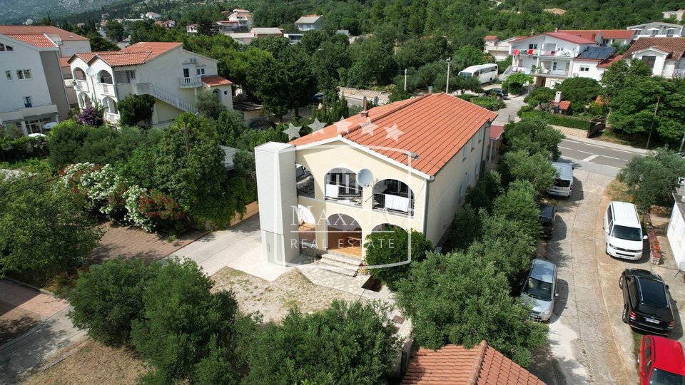 Starigrad Paklenica - komforna kuća s više stanova 380m2! 519000€