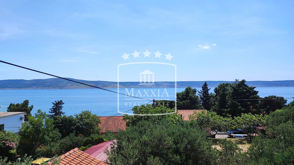 Starigrad Paklenica - comfortable house with several apartments 380m2! 519000€