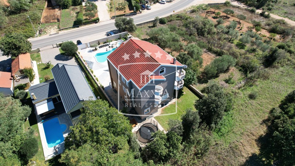 Zaton - villa in bed&breakfast style! 8 luxurious rooms with a pool! €1,550,000