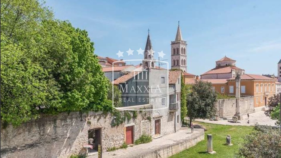 Zadar - Peninsula tourist facility with 6 apartments 1.300.000€