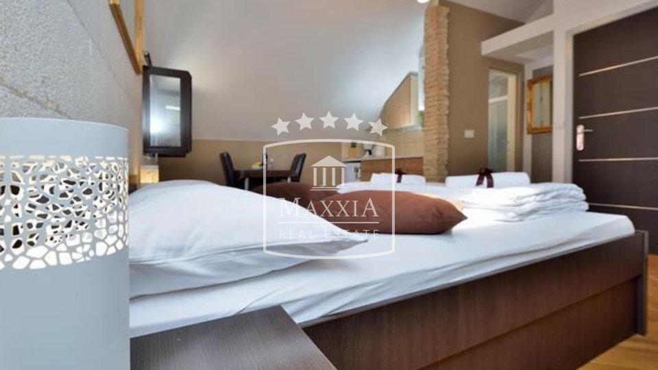 Zadar - Poluotok turistički objekt 6 apartmana 1.300.000€