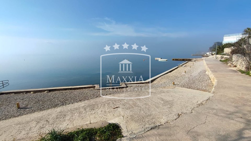 Maslenica - building plot of 422m2, 200m away from the sea! 76000€