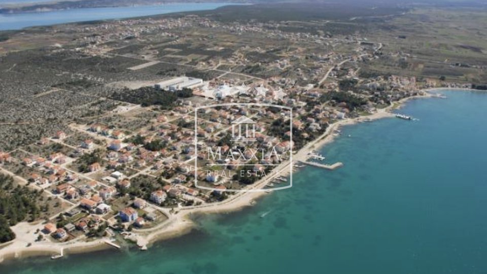 Vrsi - Building plot of 708m2, 750m away from the sea! 85000€