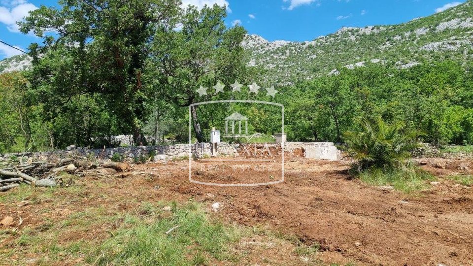 Starigrad Paklenica - building land of 1682 m2, 200m away from the sea! 189000€