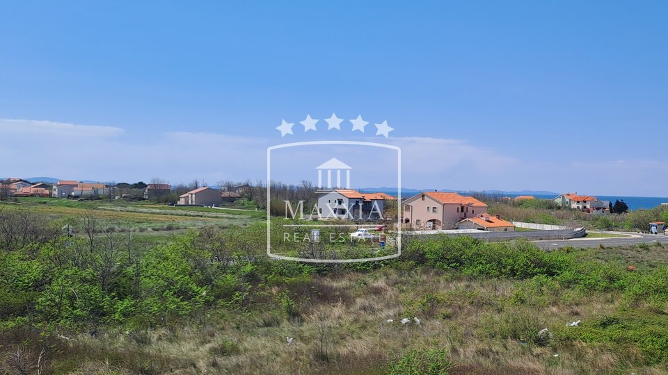 Privlaka - building plot of 2204 m2 with a sea view! 440000€
