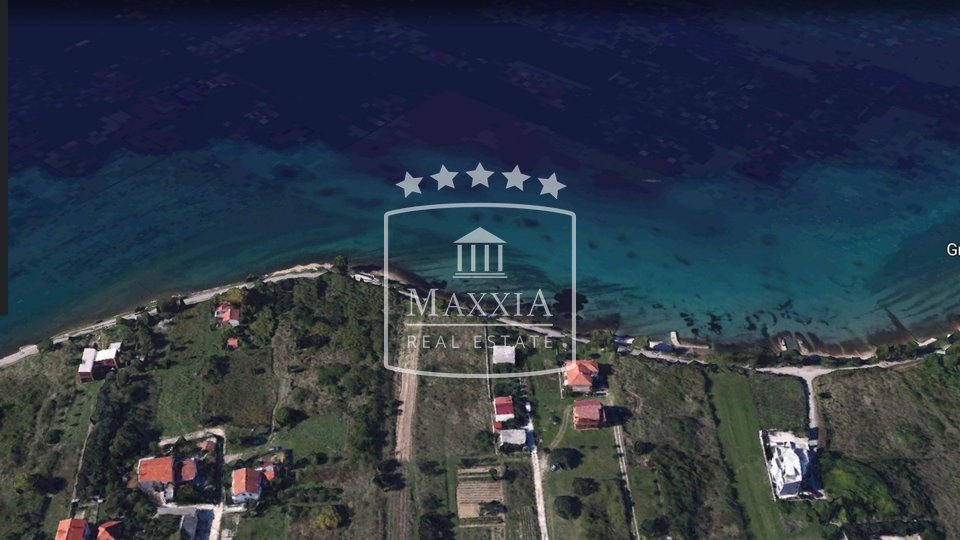 Zadar - Karma građevinsko zemljište, drugi red do mora, izuzetna lokacija! 999000€