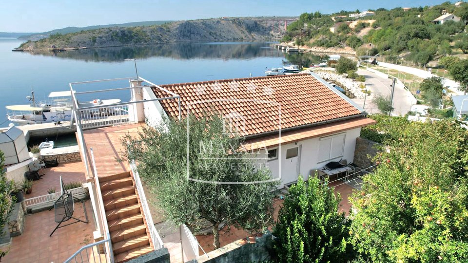 Maslenica - House right next to the sea 550m2! 1.350.000€