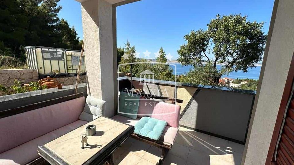 Rivijera Paklenica - kuća s 2 apartmana, izuzetan pogled na more! 320000€