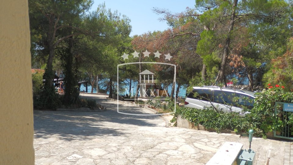 Pakoštane - Drage, vila prvi red do mora, plaža 30m! 1600000€