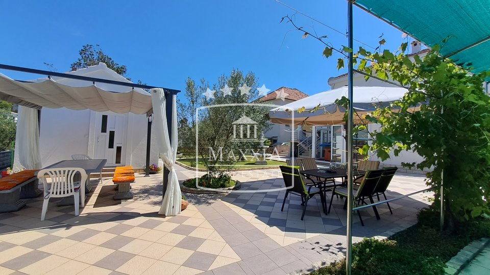 Kukljica - house of 279m2, 100m away from the sea! 590000€