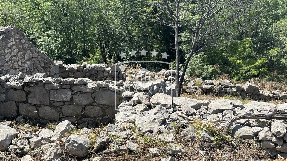 Seline - old stone house (ruins) of 65m2; Velebit and the sea! 55000€