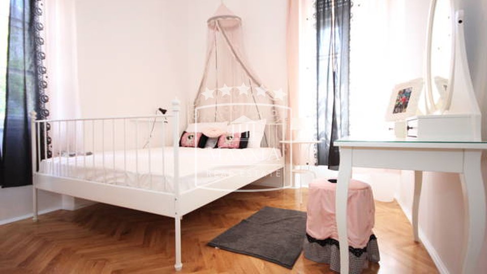 Zadar - Relja exceptional hostel with a well-established business, location !! 440000€
