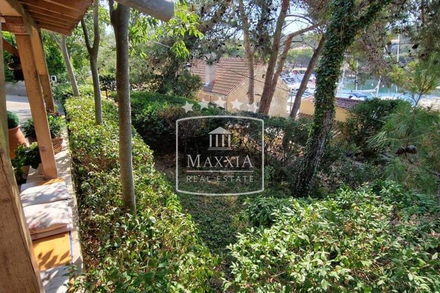 Molat - a unique Mediterranean atmosphere! House by the sea! 349000€