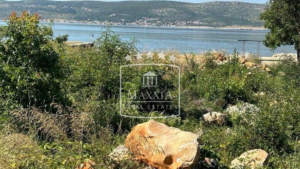 Seline - building plot of 1617 m2, FIRST ROW TO THE SEA! 449000€