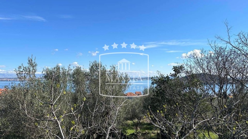 Preko - building land 1170m2 with a panoramic view! 250000€