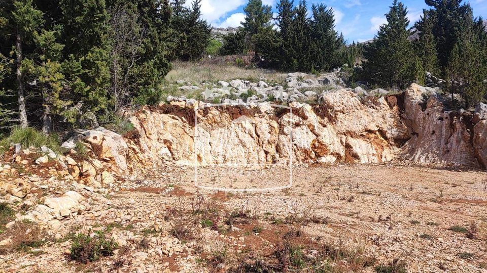 Starigrad - exclusive building plot of 1937m2 first row to sea!! €890000