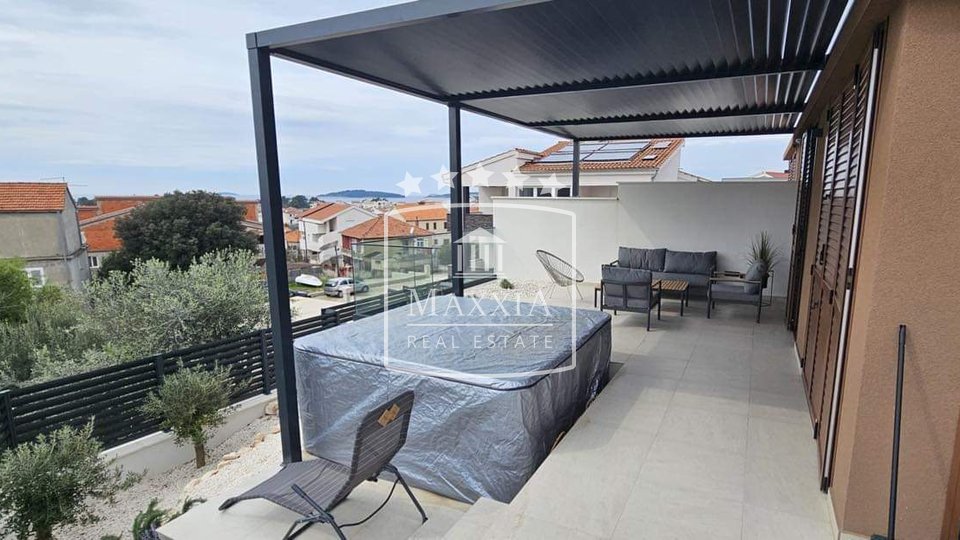 Rogoznica - luxurious apartment of 77m2 with a garden! Sea view! €399000