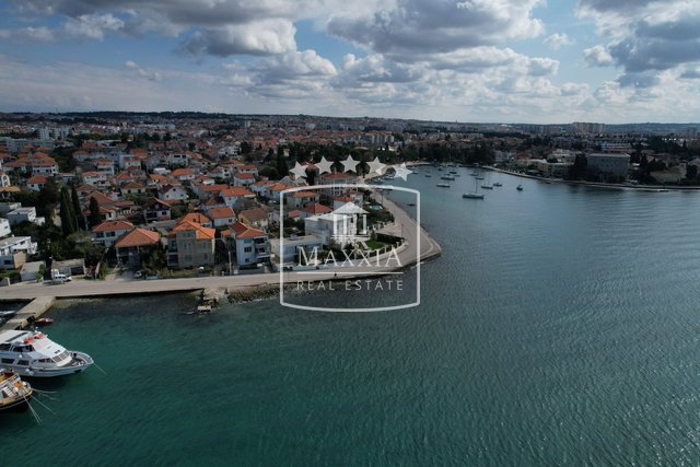 Zadar - house of 188m2 for restoration great location! 590000€