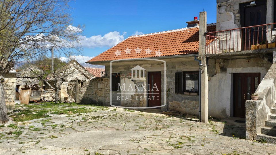 Pridraga - stone house with several auxiliary facilities! €359000
