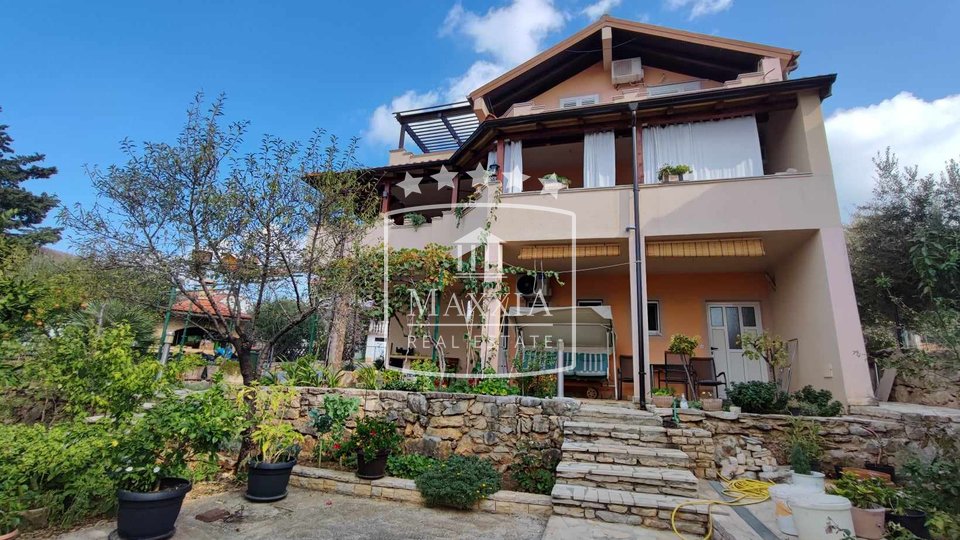 Kruševo - house of great construction quality with a big garden and an open sea view! 470000€