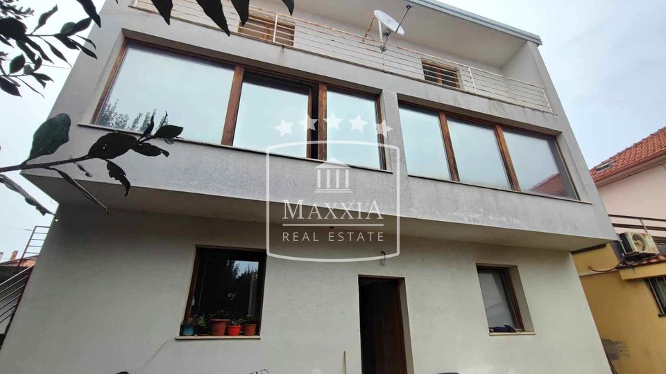 Petrići - Haus mit 3 kondominium Wohnungen toller Standort! 549000€