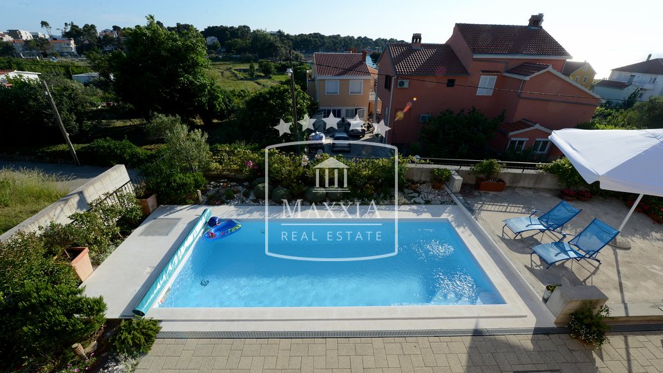 Petrčane - luxurious villa of 340m2 overlooking the sea! 790000€