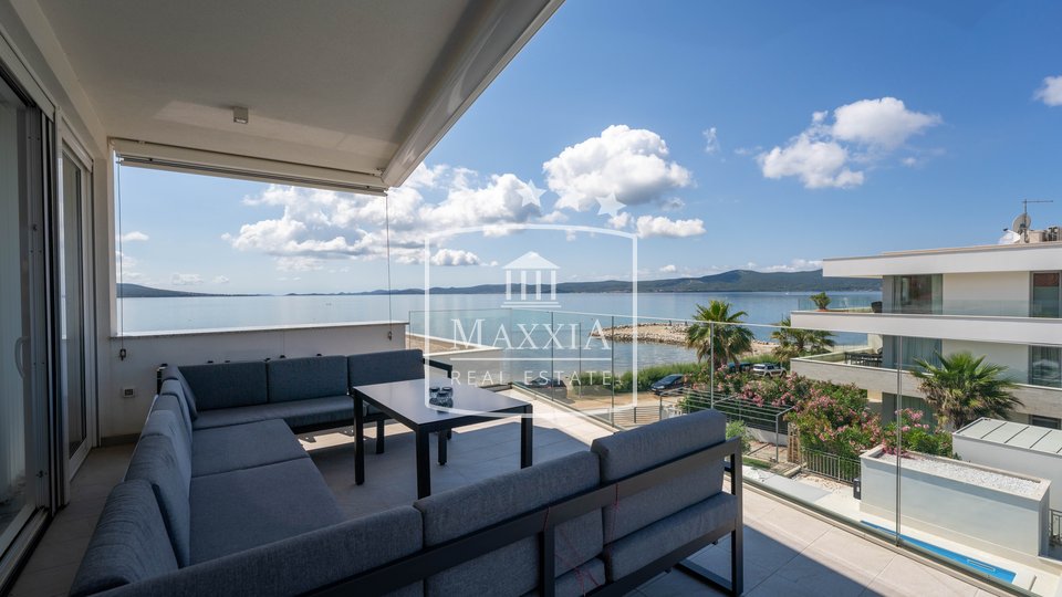 Sukošan - prestigious villa by the sea 586m2 with a pool! Exclusive! 2 500 000 EUR