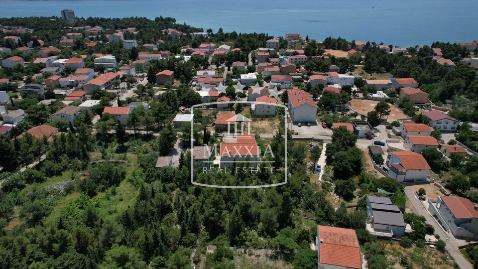 Starigrad Paklenica - prizemnica sa velikim vrtom 250m od mora! 285000€