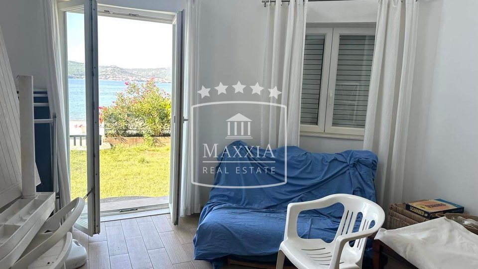 Biograd n/m - house first row to the sea with 6 apartments on the beach! 890000€