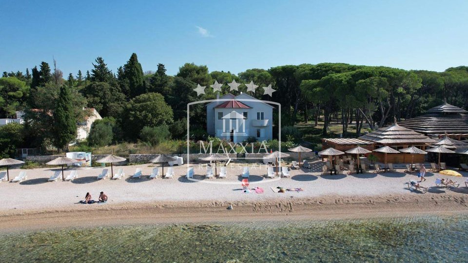 Biograd n/m - house first row to the sea with 6 apartments on the beach! 890000€