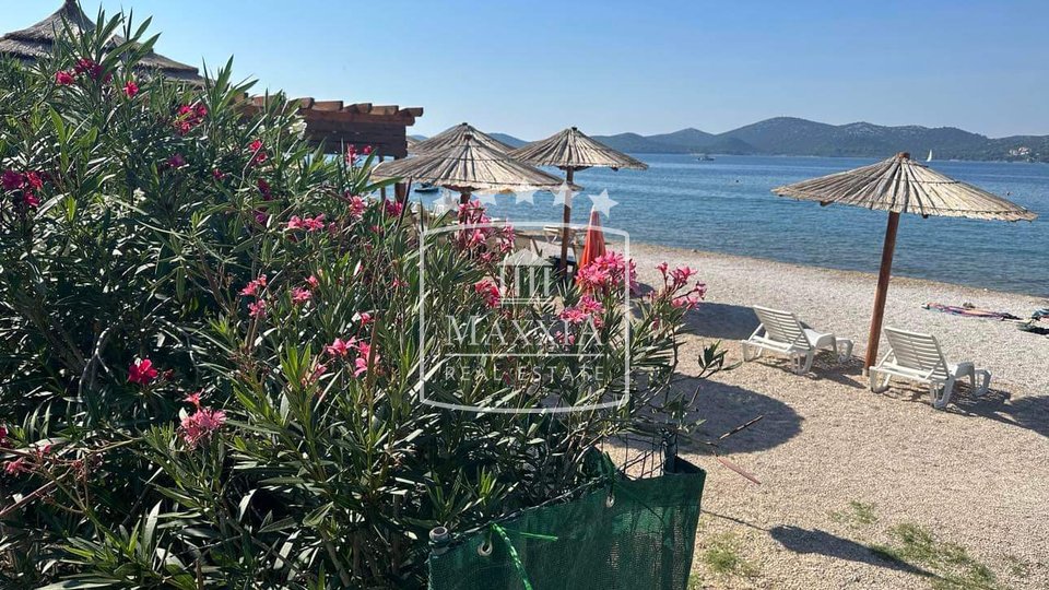 Biograd n/m - Haus erste Reihe zum Meer mit 6 Wohnungen am Strand! 890000€