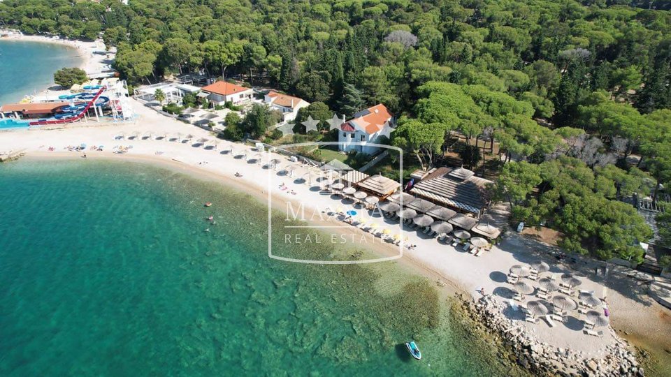 Biograd n/m - house first row to the sea with 6 apartments on the beach! 890000€