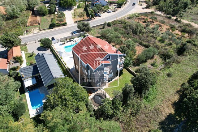 Zaton – Villa im Bed&Breakfast-Stil! 8 luxuriöse Zimmer mit Pool! 1.550.000 €