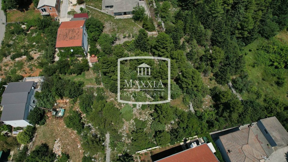 Starigrad Paklenica - Baugrundstück von 1470 m2, 400 m vom Meer entfernt! 176000€