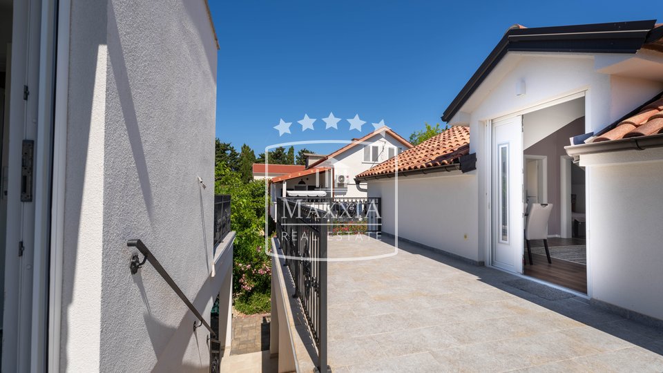 Privlaka - moderne Villa 4 Wohneinheiten mit Swimmingpool!! 495.000 €