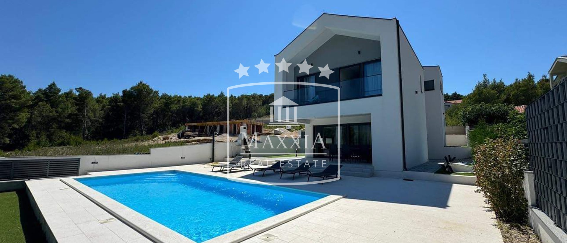 Pridraga - dominant villa 232m2 first row to the sea!! €980,000