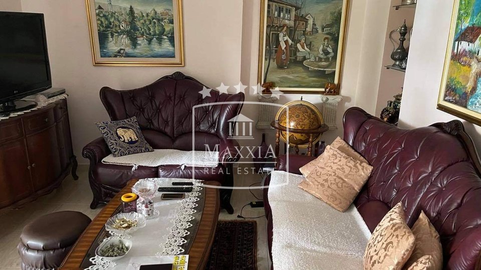 Rovanjska - PRVI RED DO MORA kuća 398m2 s više apartmana! 738000€